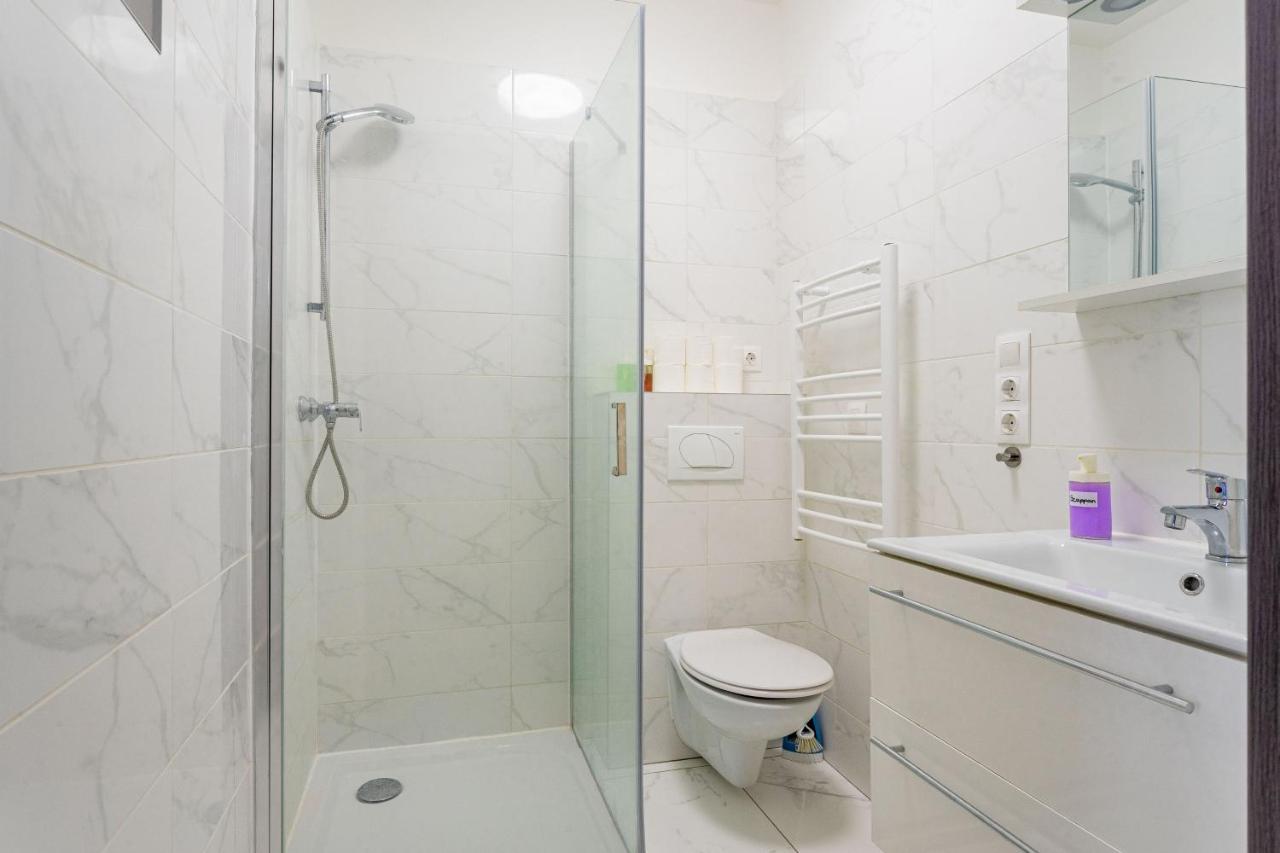 Modernized Condo At Kiraly 51 Boedapest Buitenkant foto