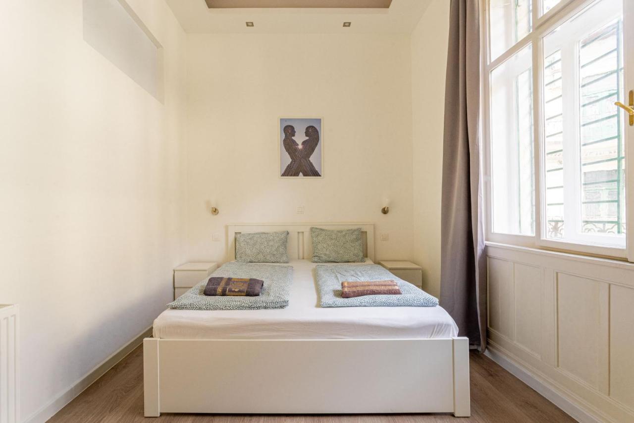 Modernized Condo At Kiraly 51 Boedapest Buitenkant foto
