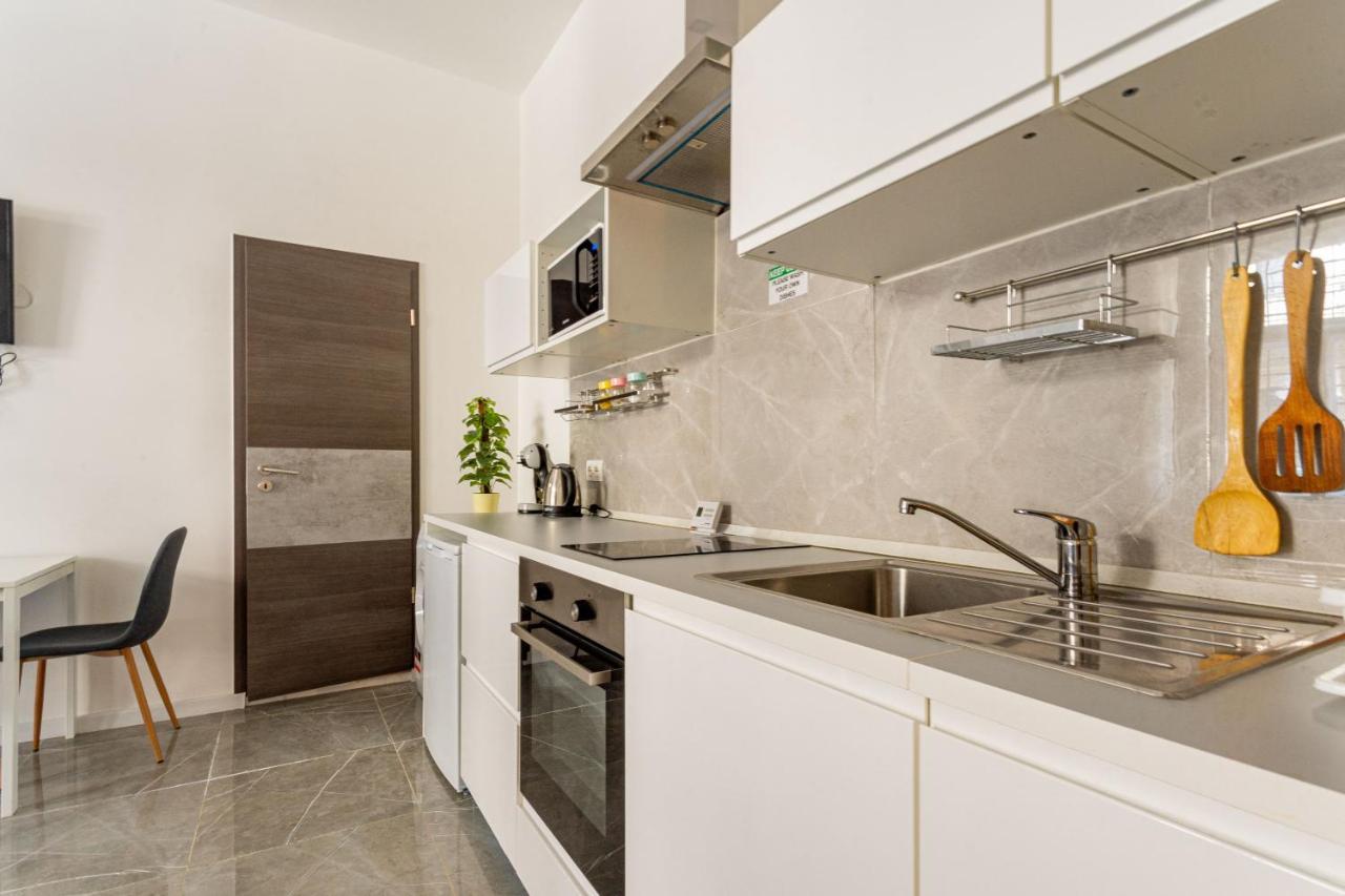 Modernized Condo At Kiraly 51 Boedapest Buitenkant foto